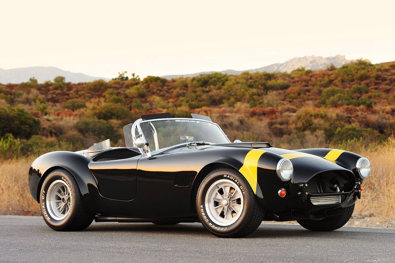 Shelby Cobra 289 FIA Article:Shelby Cobra 289 FIA Quick Spin Copyright 2012Drew Phillips / AOL