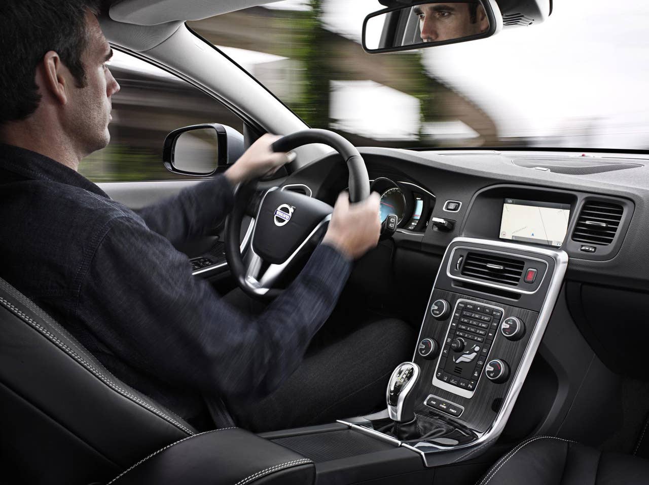 Volvo V60 diesel plug-in hybrid interior