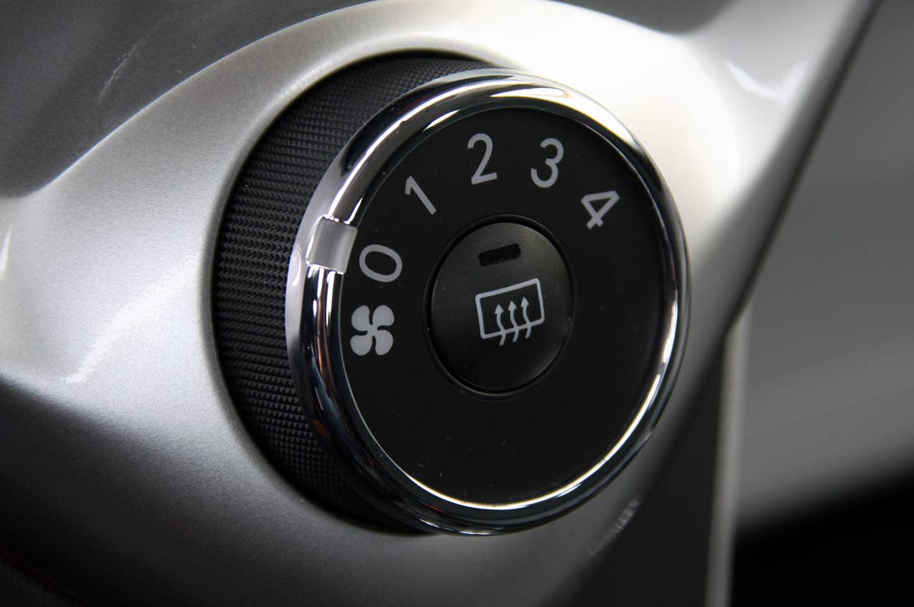 2012 Scion iQ fan controls