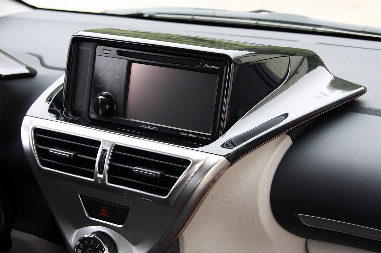 2012 Scion iQ multimedia system