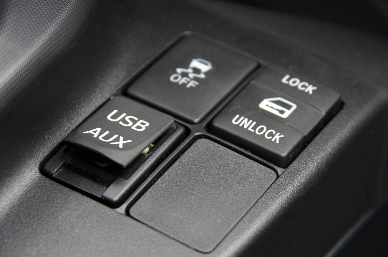 2012 Scion iQ USB input
