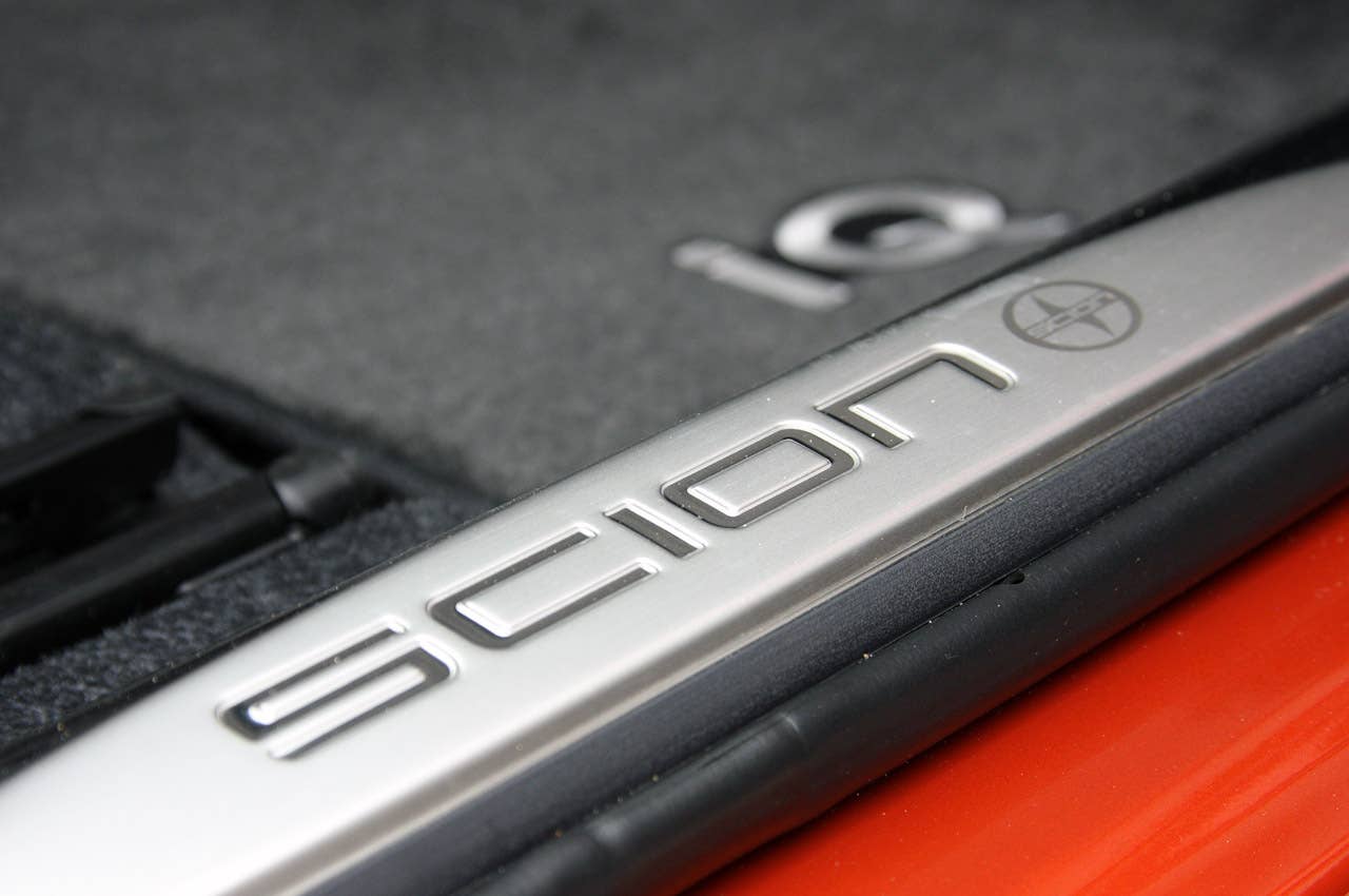 2012 Scion iQ sill plate