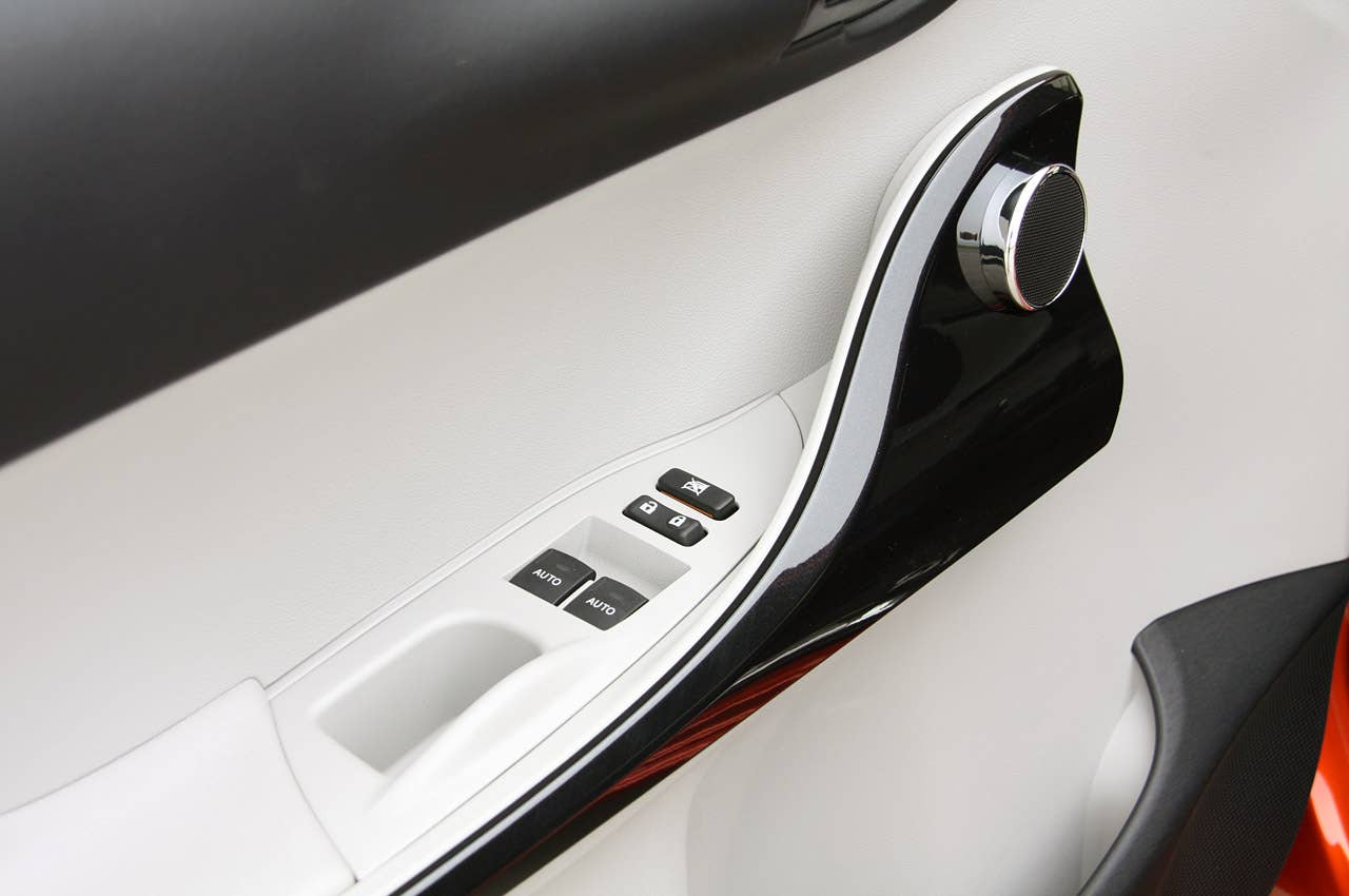 2012 Scion iQ door controls
