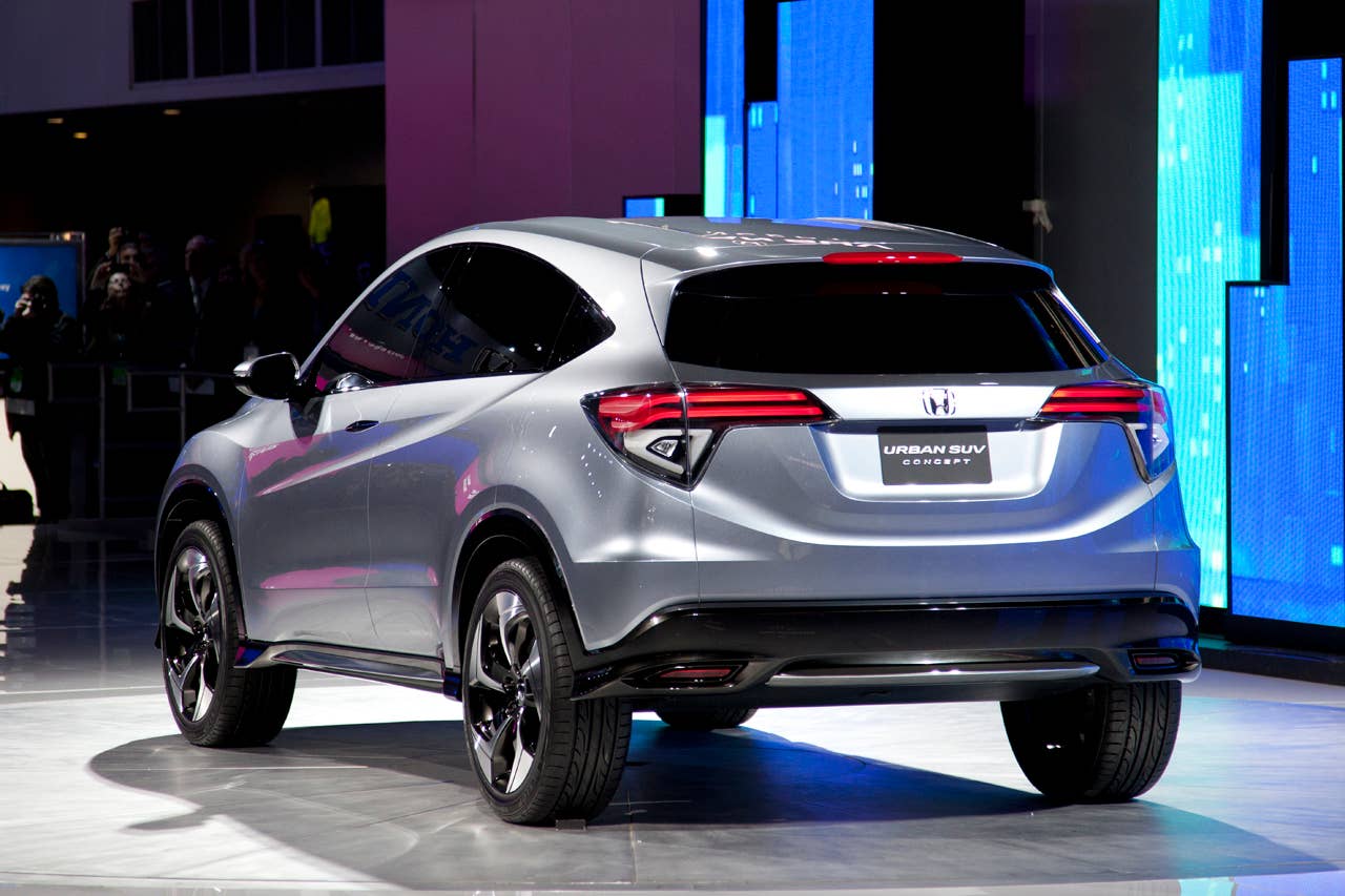 Honda Urban SUV Concept rear 3/4