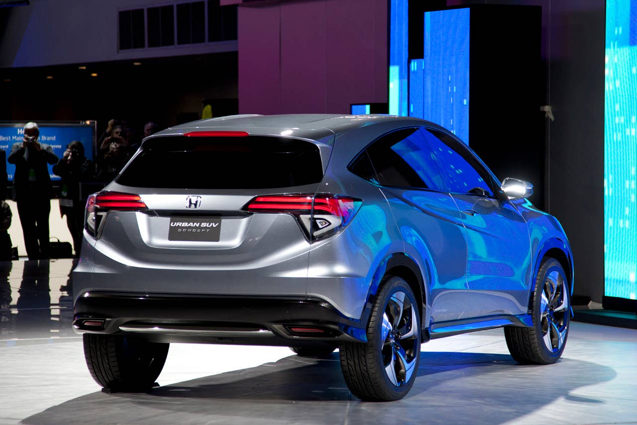 Honda Urban SUV Concept rear 3/4