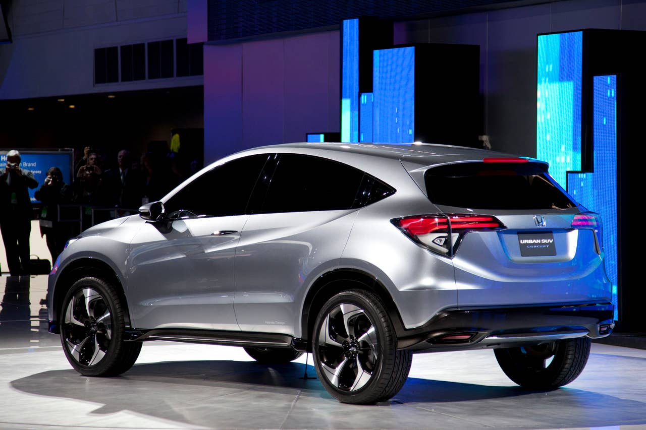 Honda Urban SUV Concept rear 3/4