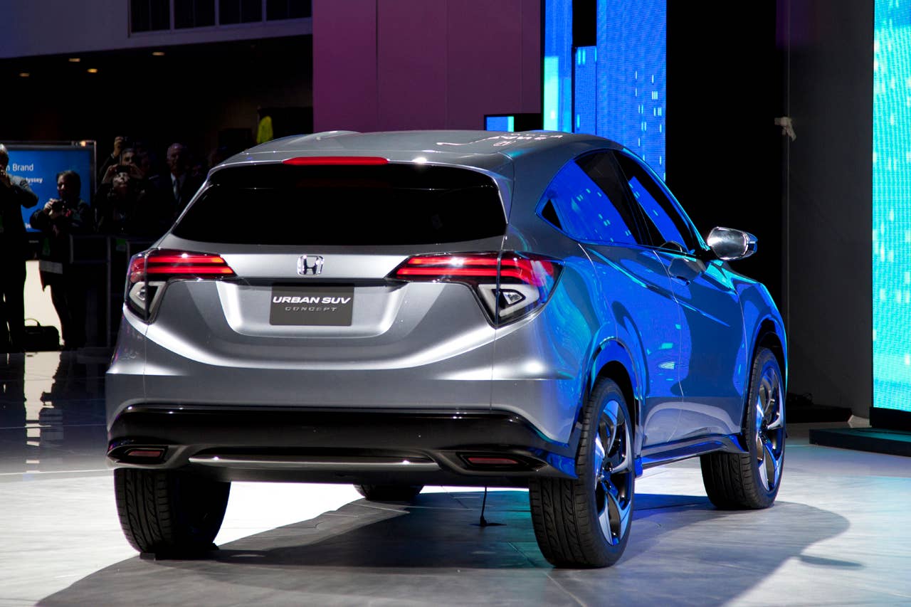 Honda Urban SUV Concept rear 3/4
