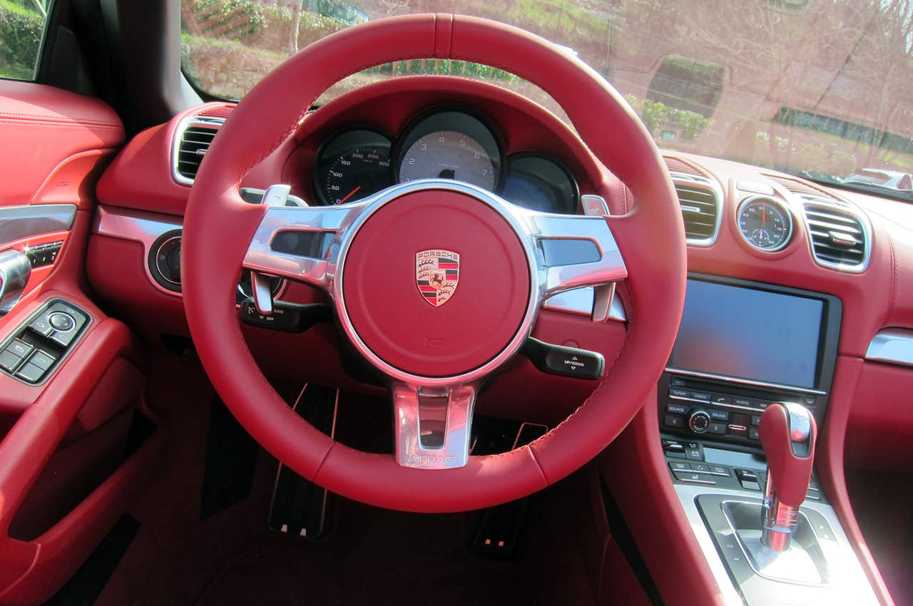 2013 Porsche Boxster S steering wheel