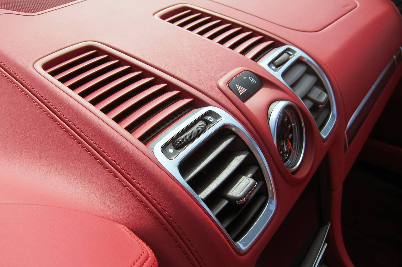 2013 Porsche Boxster S dash