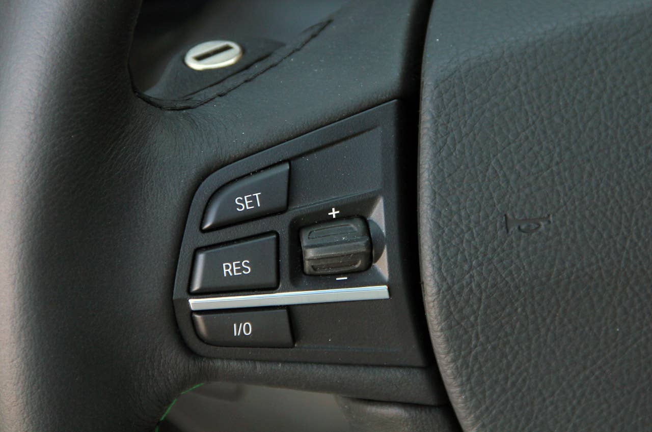 2013 BMW Alpina B7 steering wheel controls