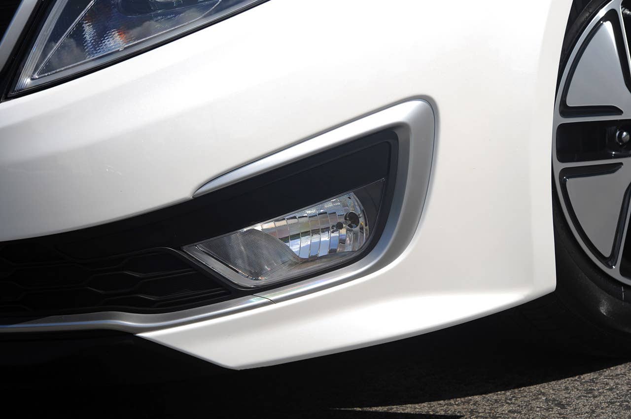 2011 Kia Optima Hybrid fog light