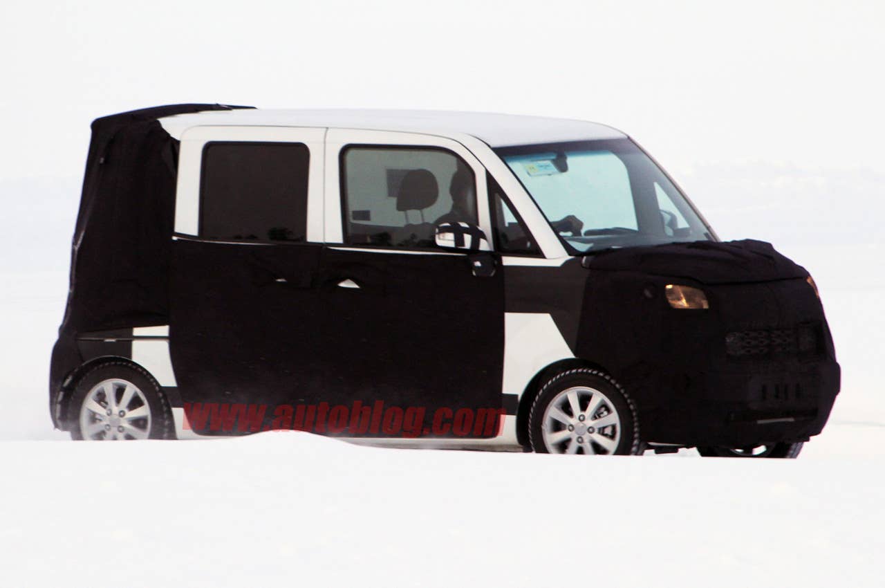 Spy Shots: Mystery Kia Hatchback