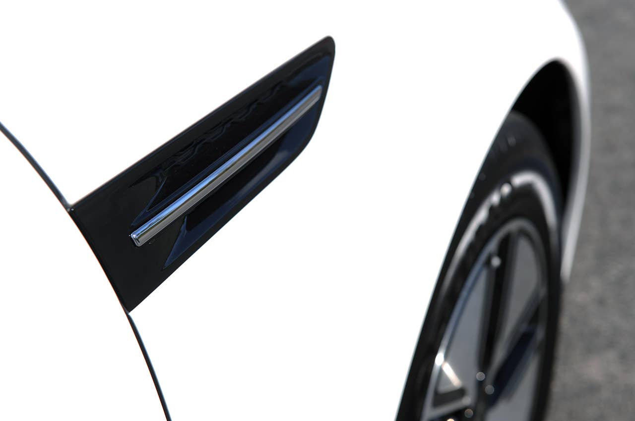 2011 Kia Optima Hybrid side vent
