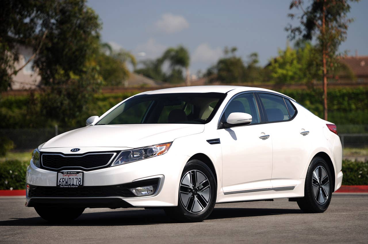 2011 Kia Optima Hybrid front 3/4 view