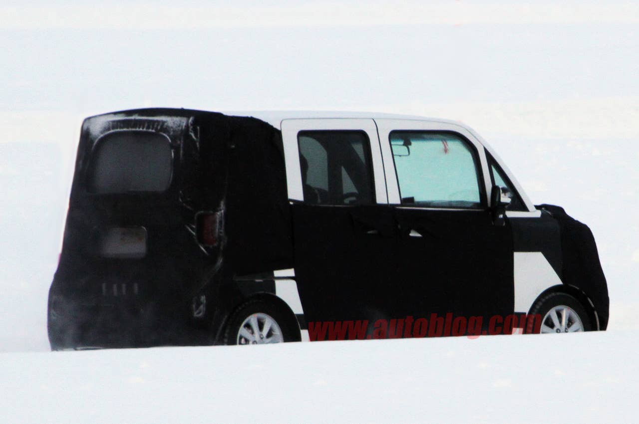 Spy Shots: Mystery Kia Hatchback