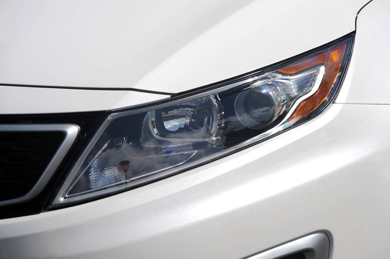 2011 Kia Optima Hybrid headlight