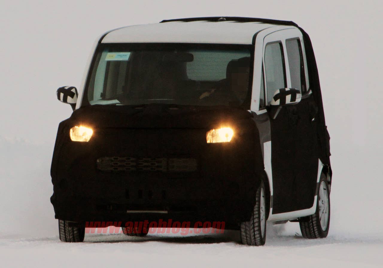 Spy Shots: Mystery Kia Hatchback