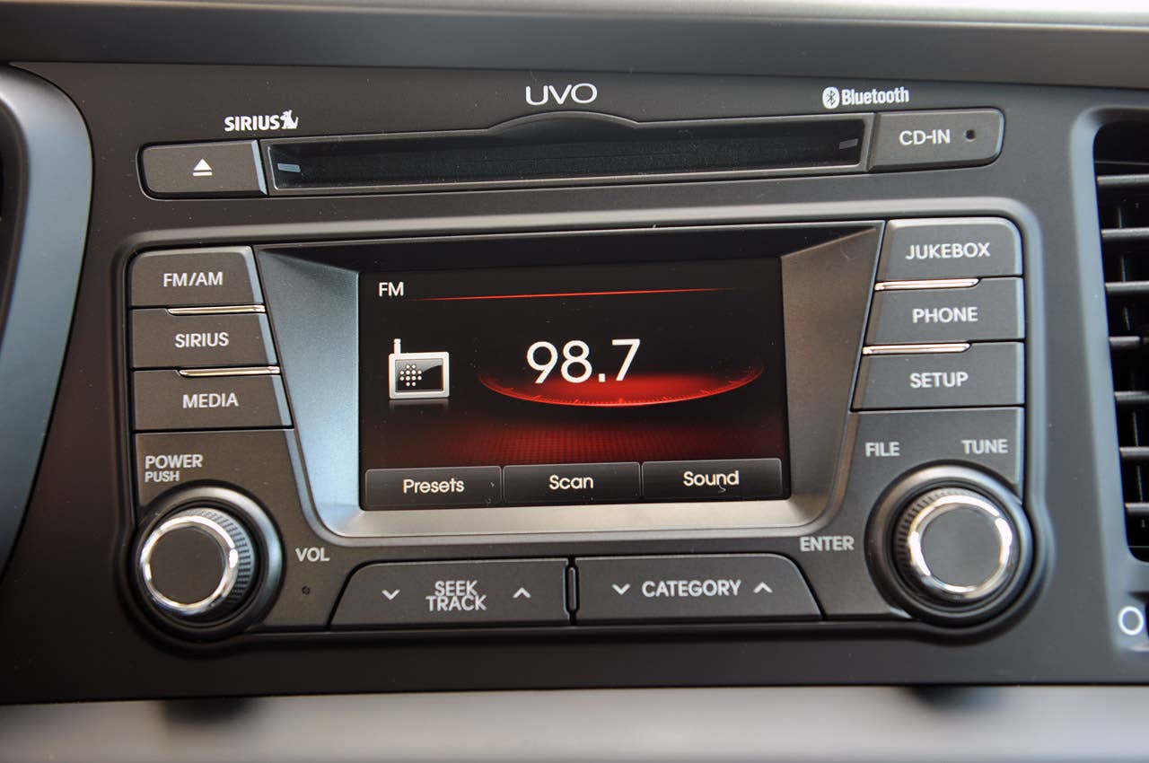 2011 Kia Optima Hybrid UVO system