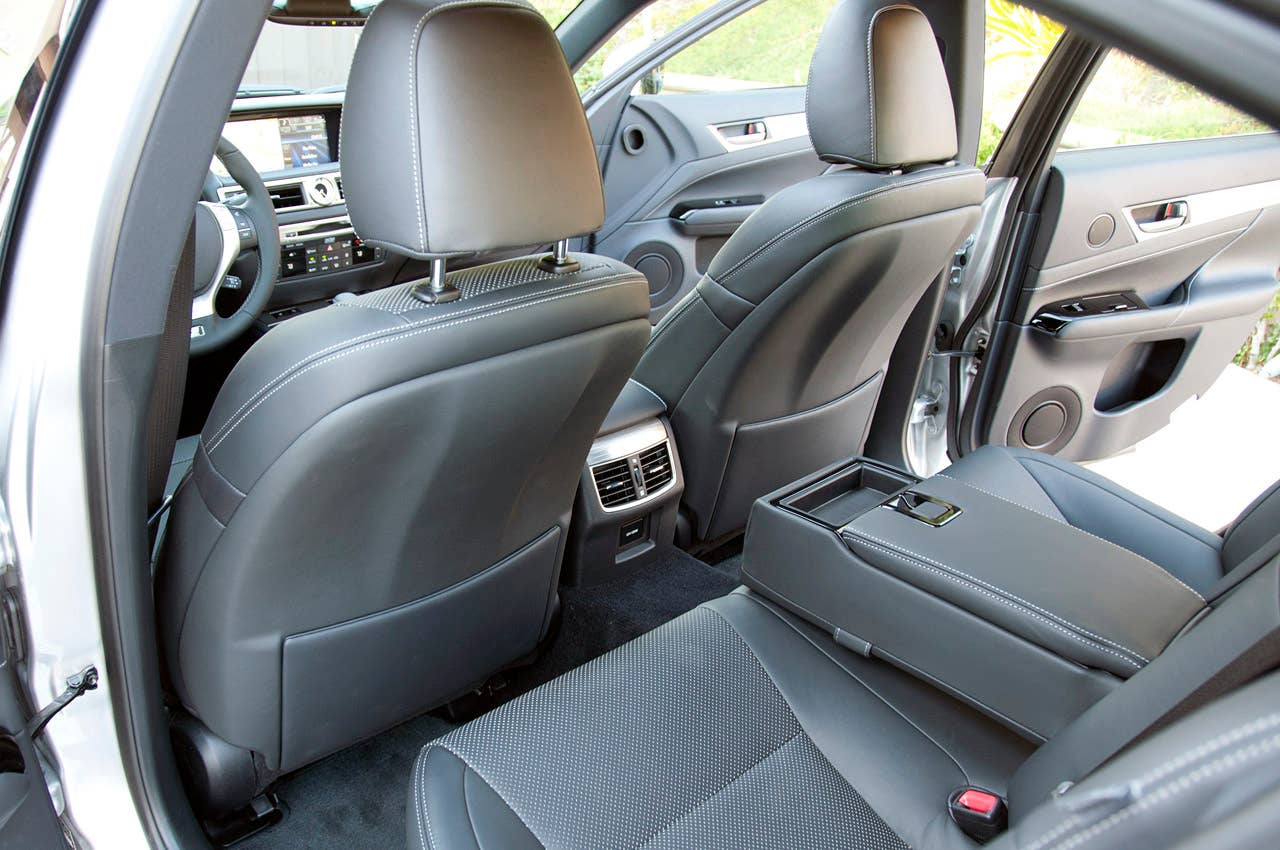 2013 Lexus GS 350 F Sport rear seats