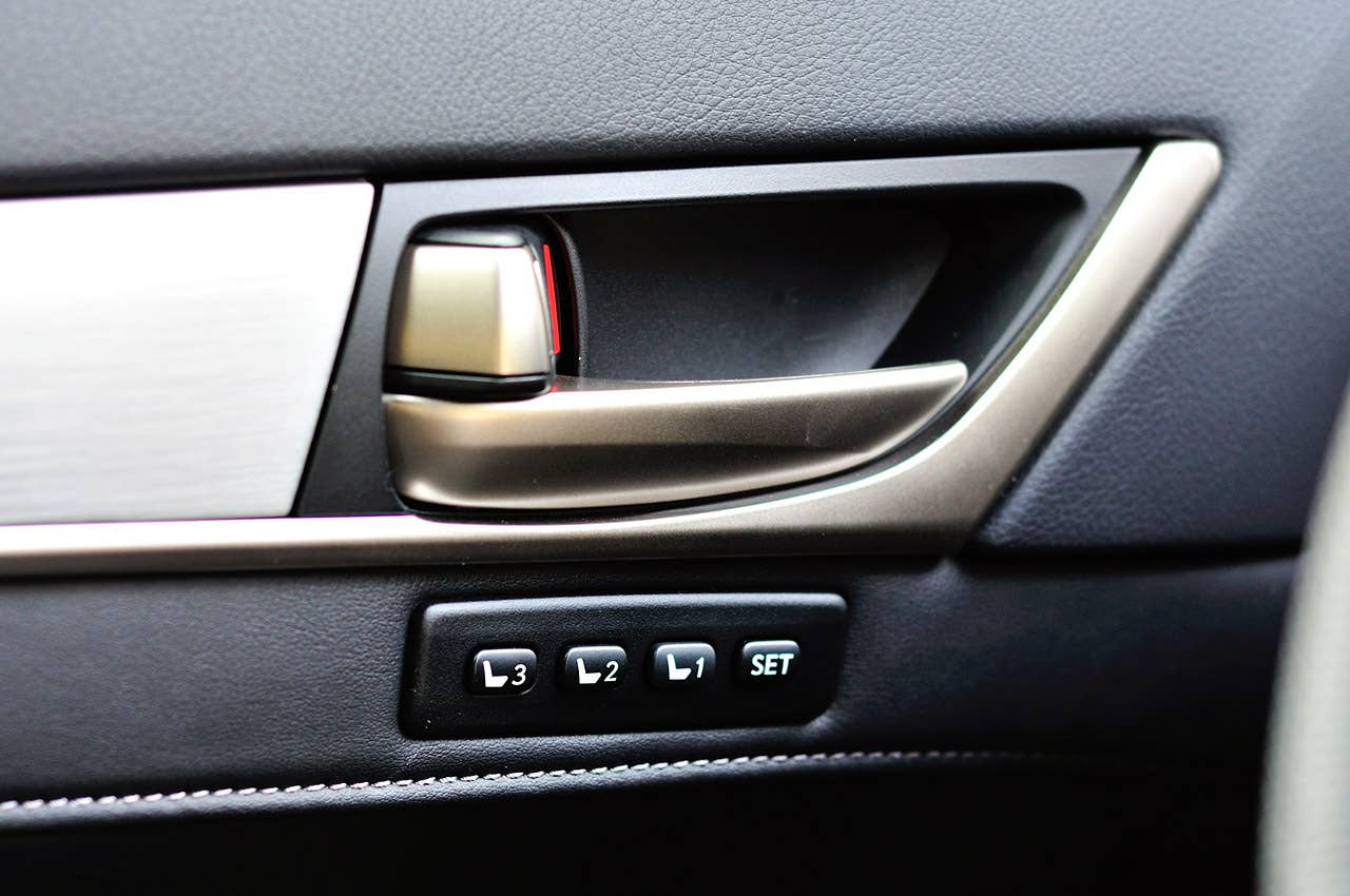 2013 Lexus GS 350 F Sport door handle