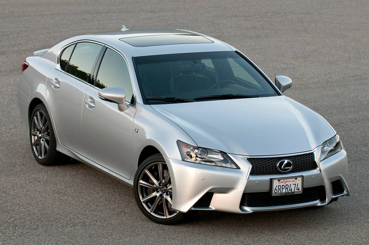 2013 Lexus GS 350 F Sport front 3/4 view