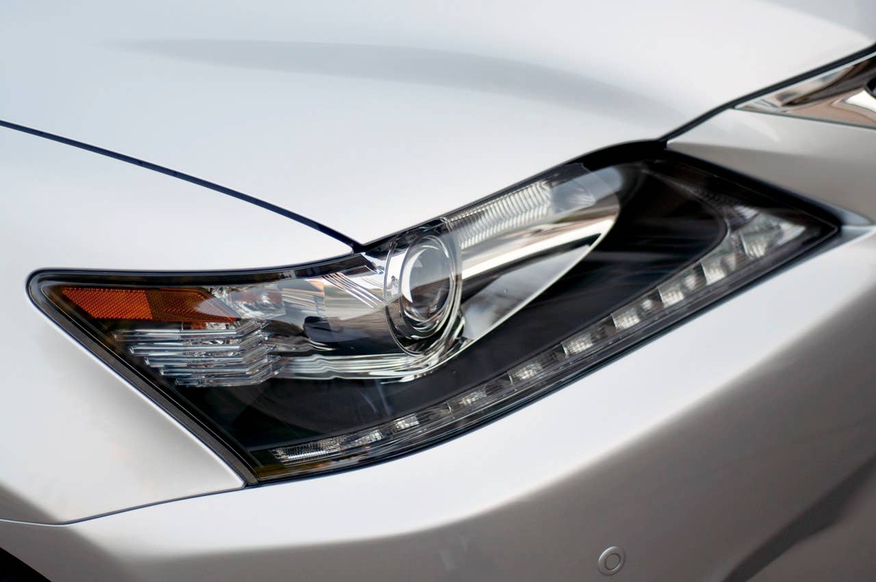 2013 Lexus GS 350 F Sport headlight