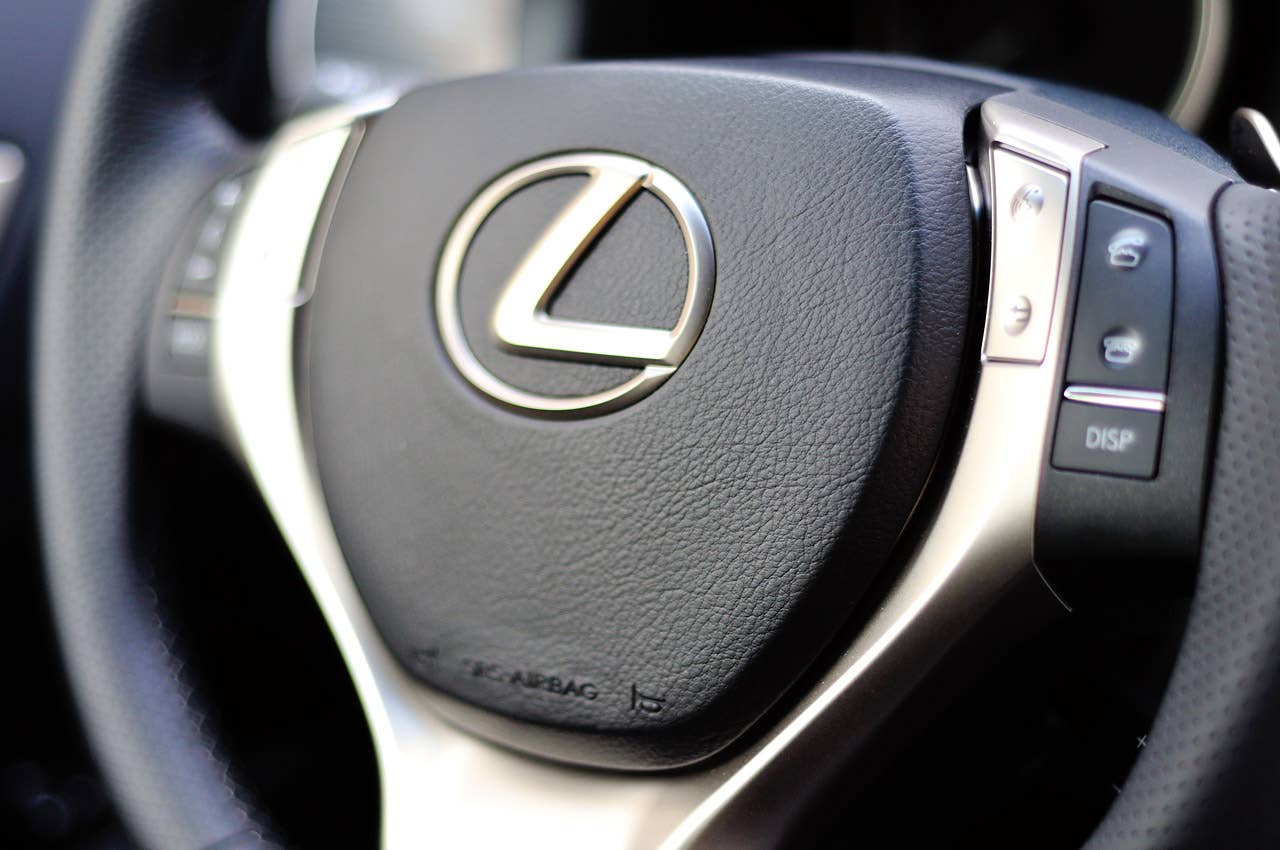 2013 Lexus GS 350 F Sport steering wheel