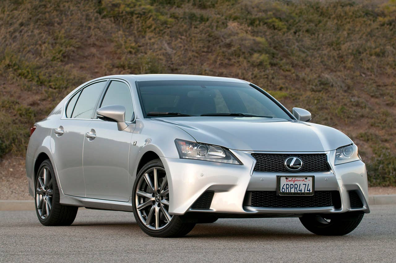2013 Lexus GS 350 F Sport front 3/4 view