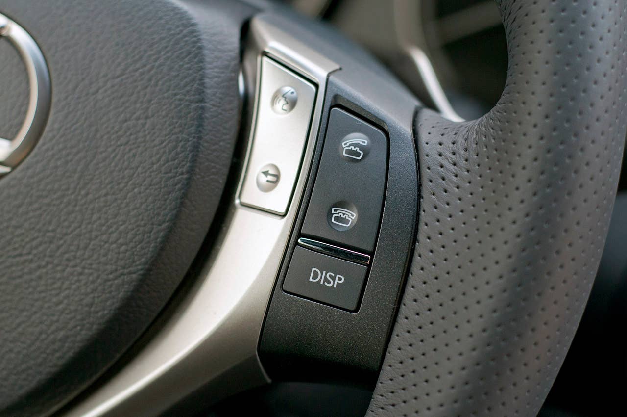2013 Lexus GS 350 F Sport steering wheel controls
