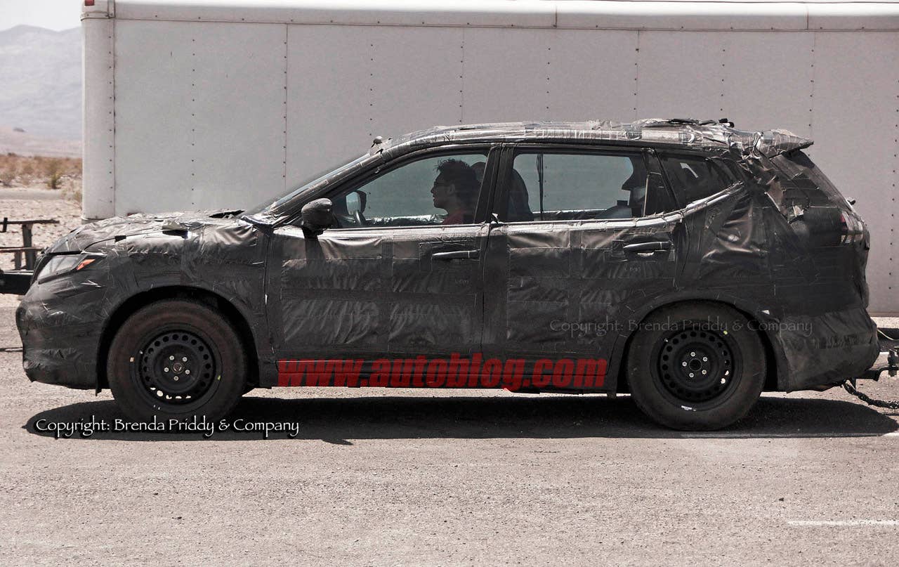 Spy-Shots of Cars - This image has been optimized for a calibrated screen with a Gamma of 2.2 and a colour temperature of 6500K