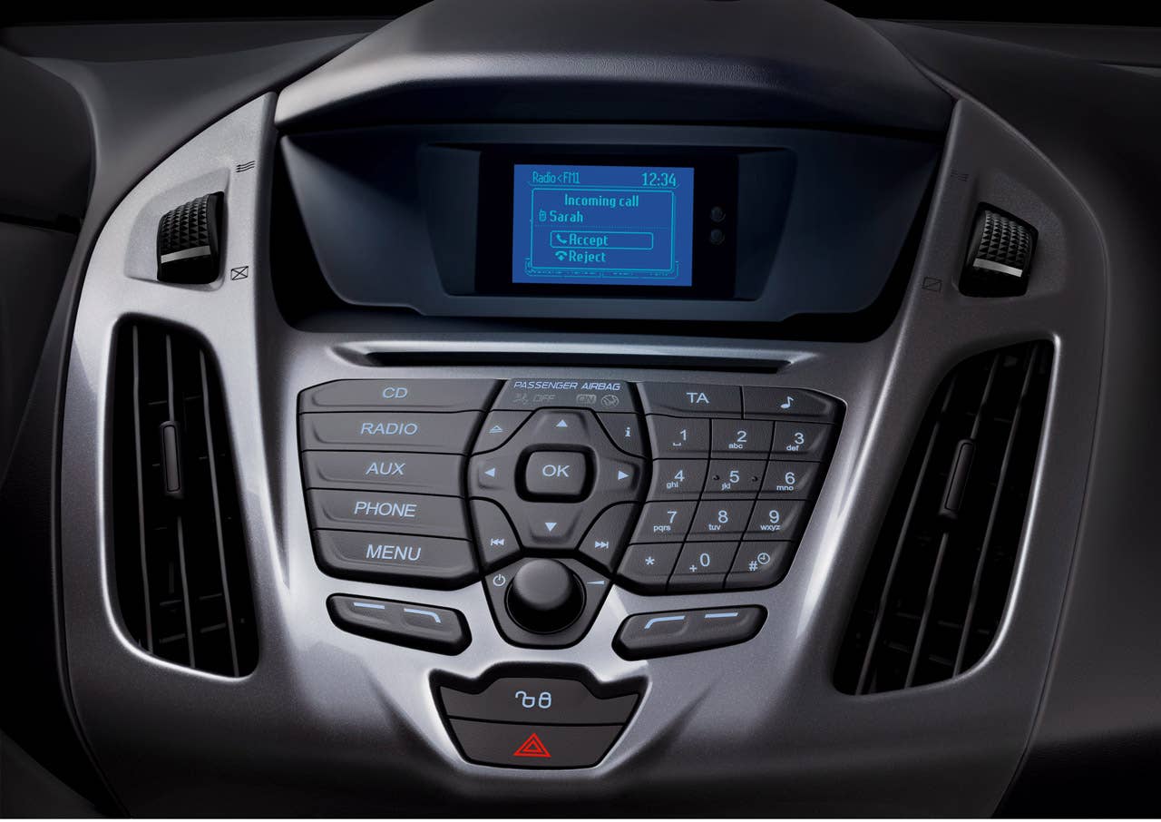2014 Ford Transit Connect Wagon center console