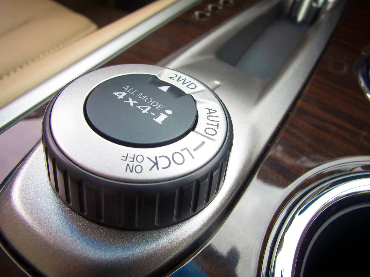 The 2013 Pathfinder showcases what is nothing less than Pathfinder re-imagined - a next-gen SUV with an unparalleled balance of capability, premium comfort and advanced, user-friendly technology.