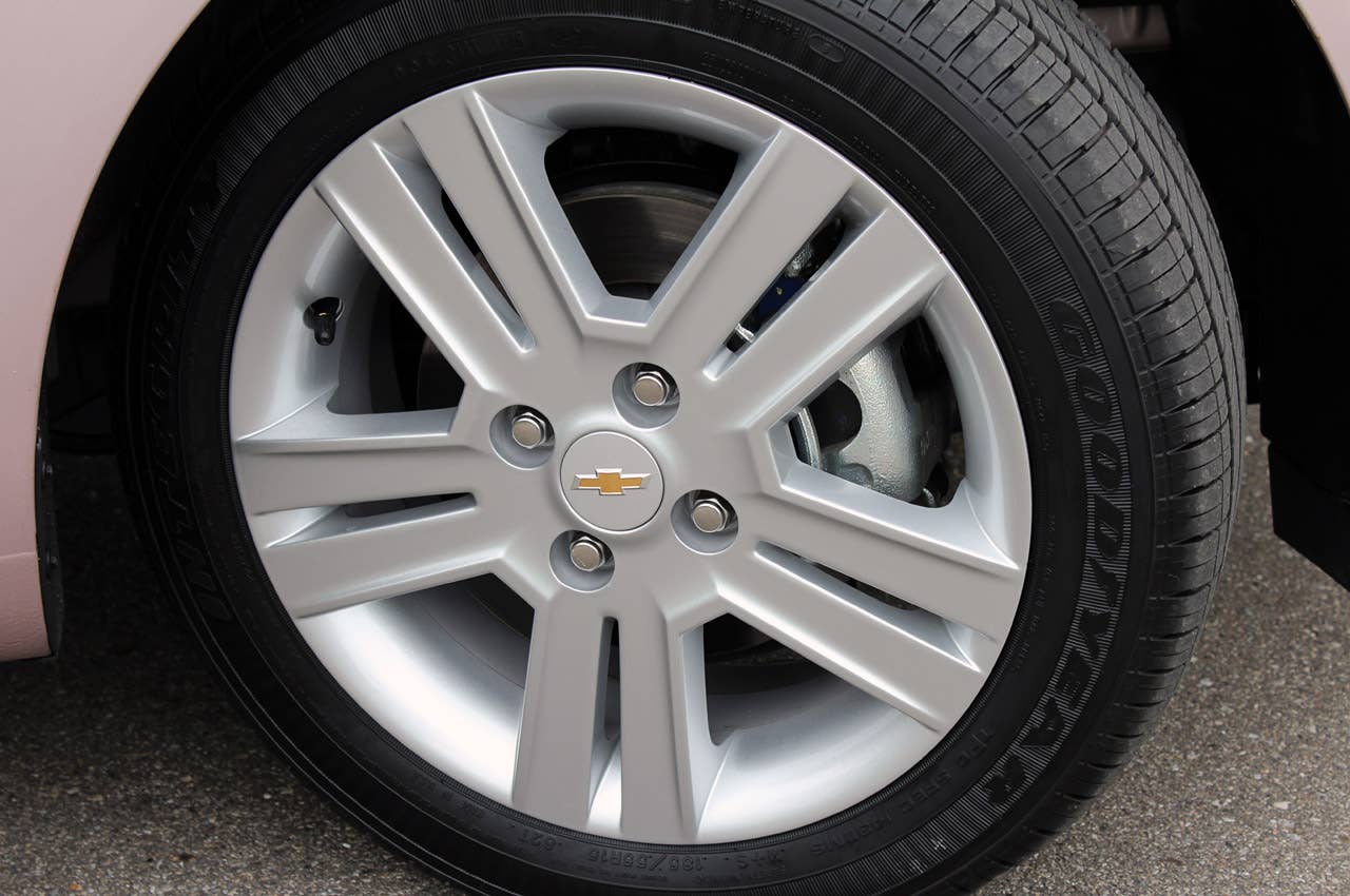 2013 Chevrolet Spark wheel