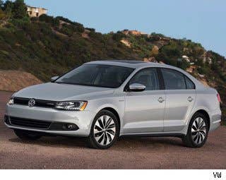 Our friends over at Kelley Blue Book have come up with a list of the Top 10 best green cars for 2013. Green cars have become mainstream in the automotive marketplace the past few years as gasoline has gotten more expensive, and we expect to see many more diesels, hybrids, plug-in hybrids and pure electric cars offered from automakers across the board. For now, here are the best cars you can buy that are sure to make Mother Earth smile. These are fuel efficient (obviously), fun to drive, versatile, have nice interiors and don't cost too much. In the interest of balance, we've also included some stinkers that we think you should avoid. Click through to see the list.