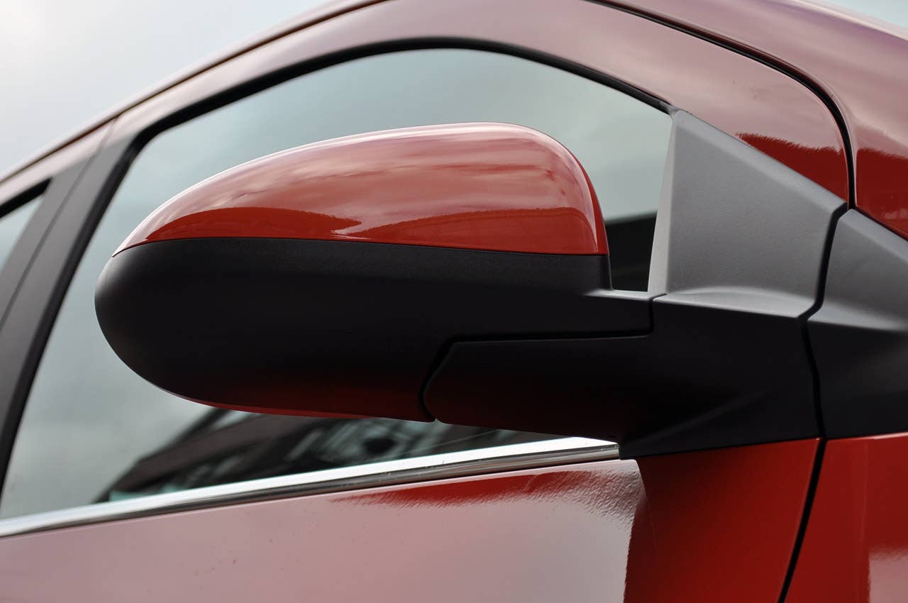 2012 Chevrolet Sonic LTZ side mirror