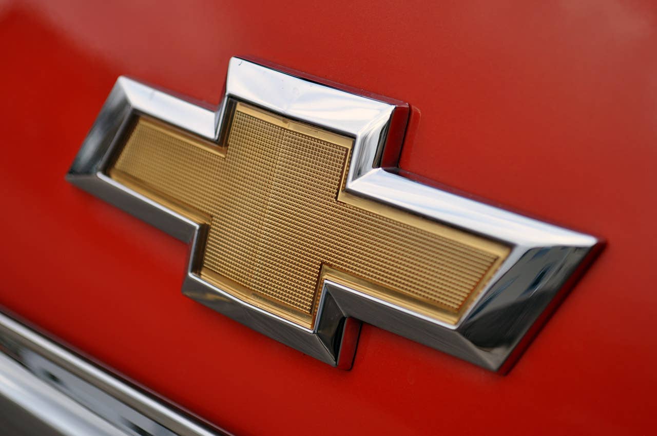 2012 Chevrolet Sonic LTZ logo