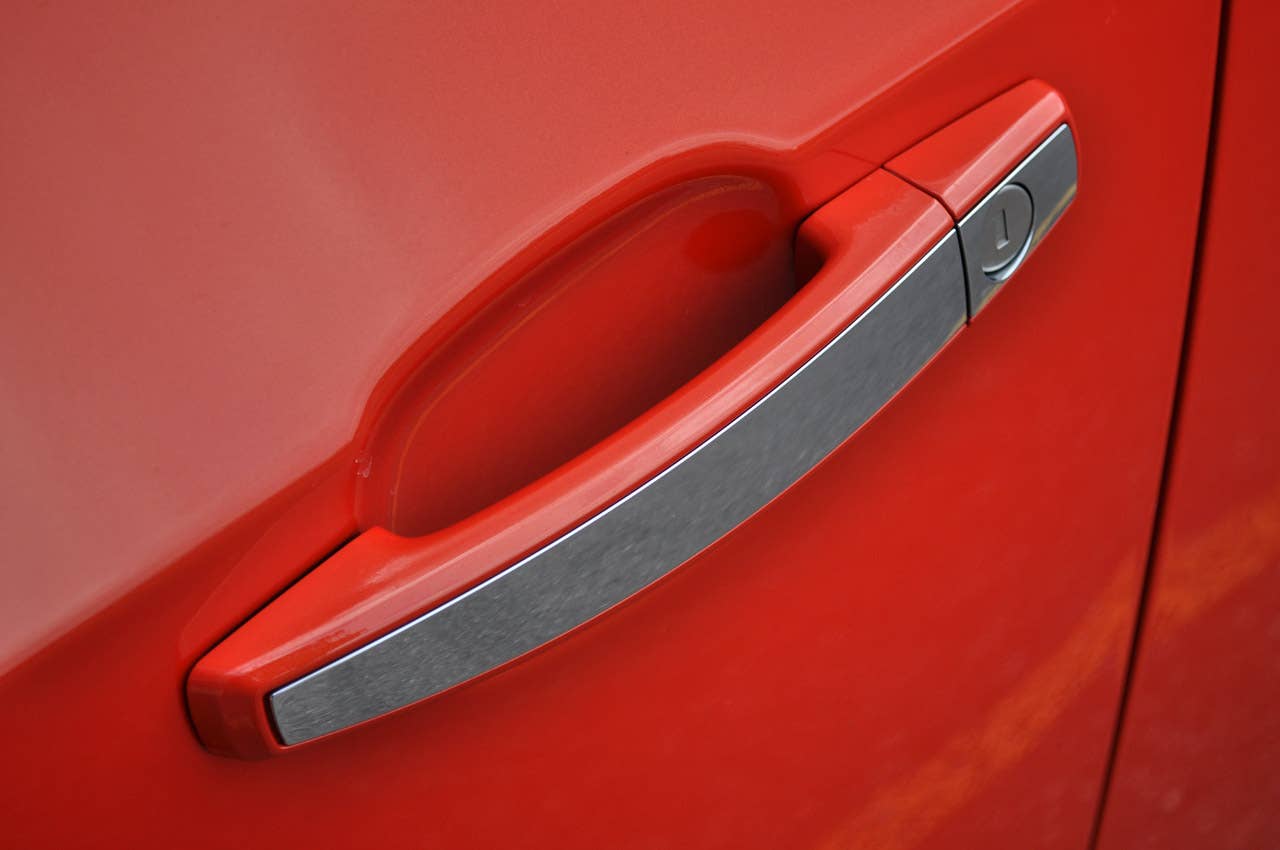 2012 Chevrolet Sonic LTZ door handle