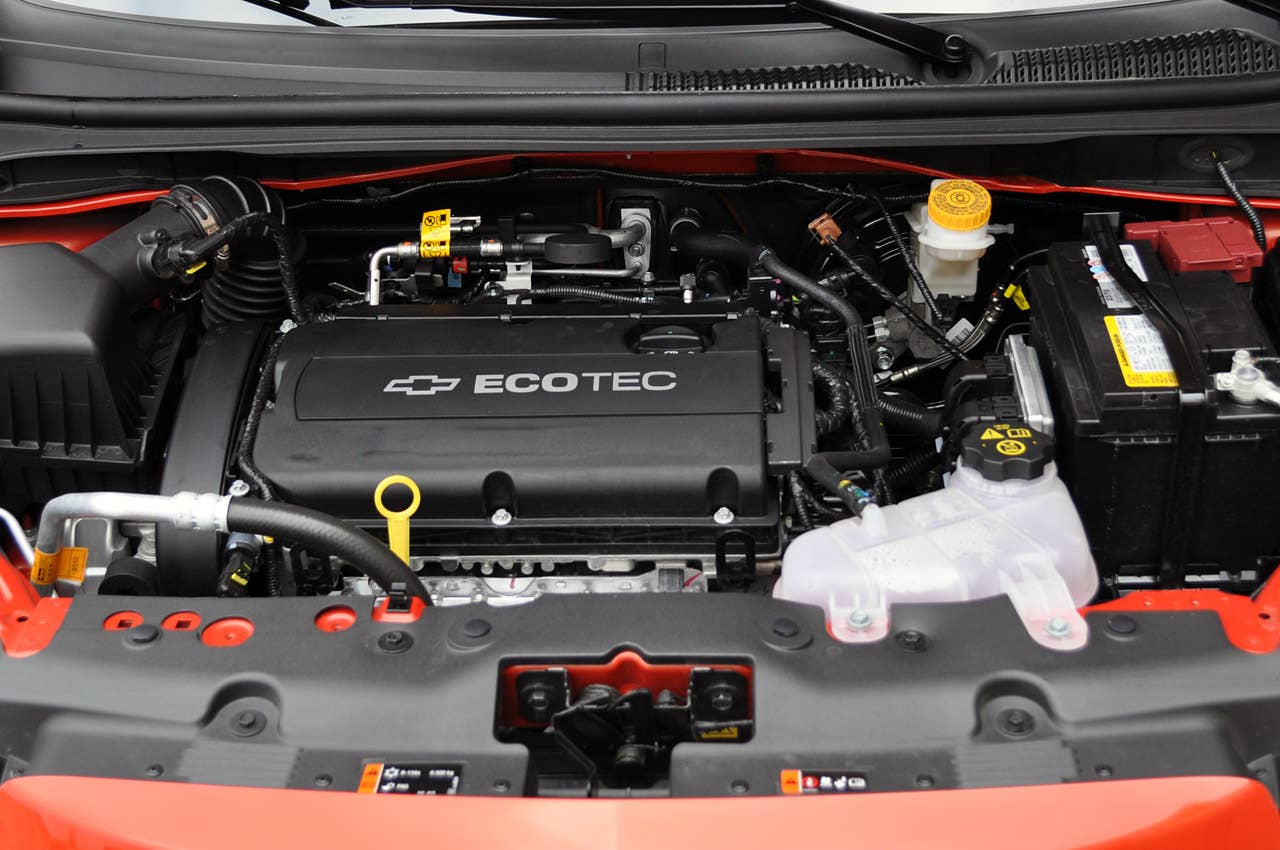 2012 Chevrolet Sonic LTZ engine