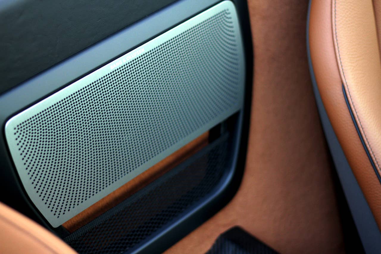 2012 Mercedes-Benz SLS AMG Roadster door speaker