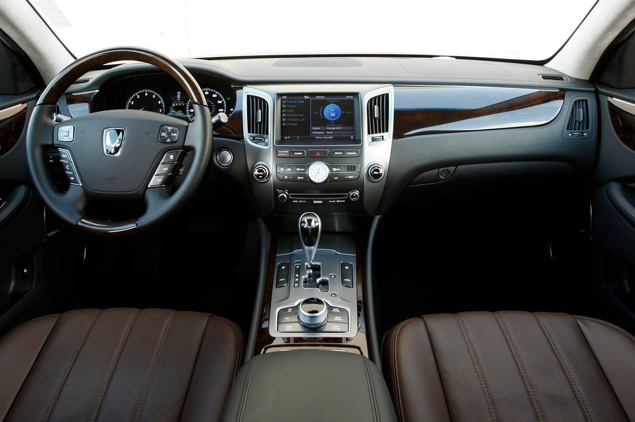 2012 Hyundai Equus interior