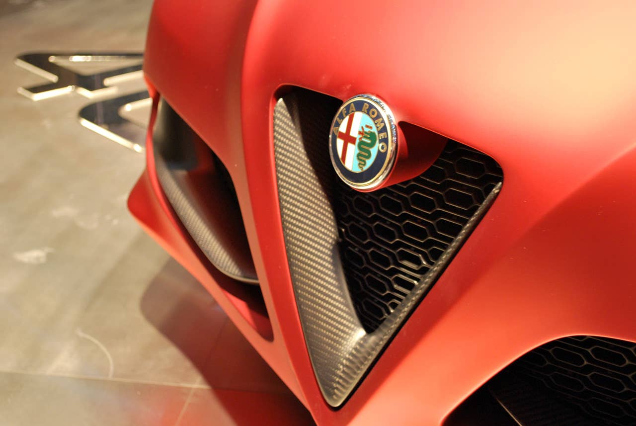 Alfa Romeo 4C Concept: Geneva 2011