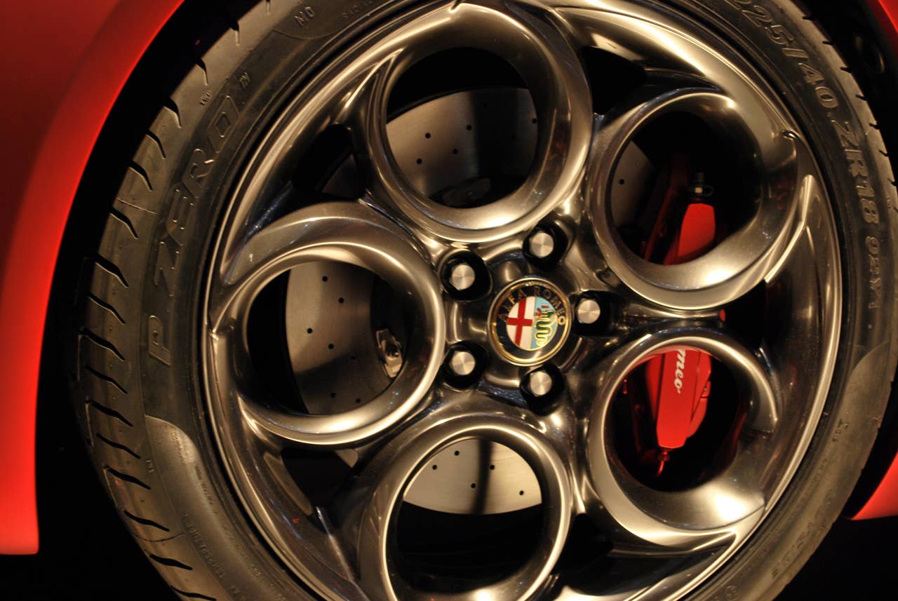 Alfa Romeo 4C Concept: Geneva 2011