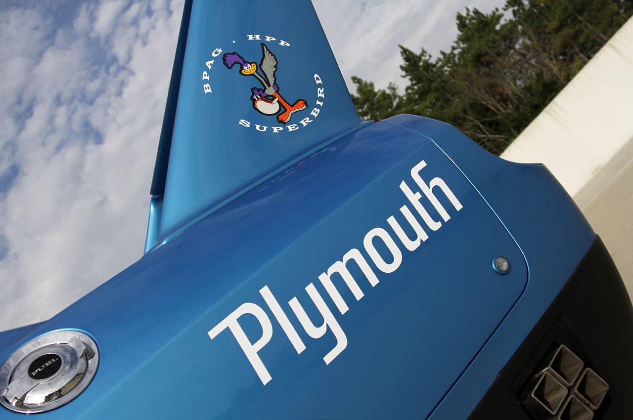 HPP Richard Petty Superbird graphics
