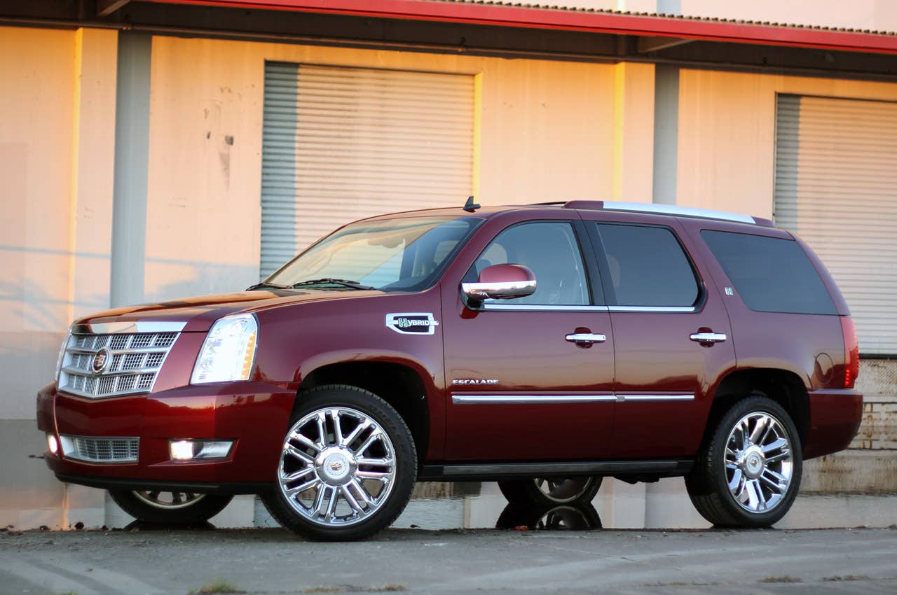 2011 Cadillac Escalade Hybrid Platinum front 3/4 view