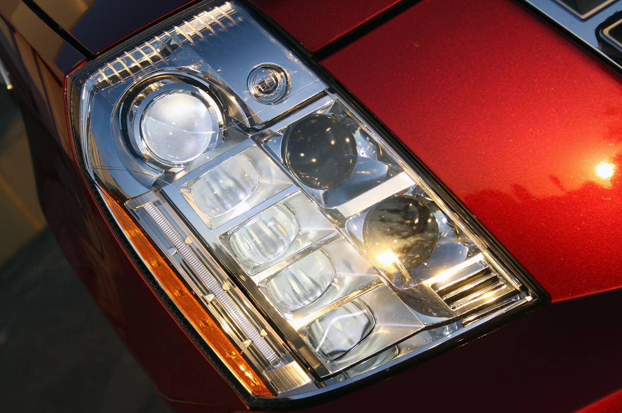 2011 Cadillac Escalade Hybrid Platinum headlight