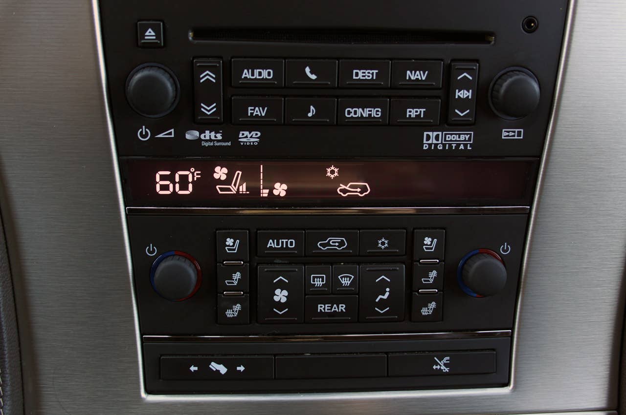 2011 Cadillac Escalade Hybrid Platinum instrument panel