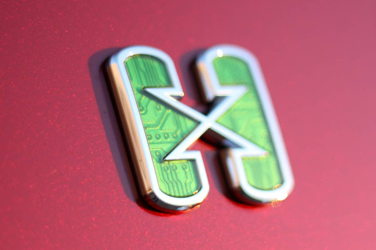 2011 Cadillac Escalade Hybrid Platinum badge
