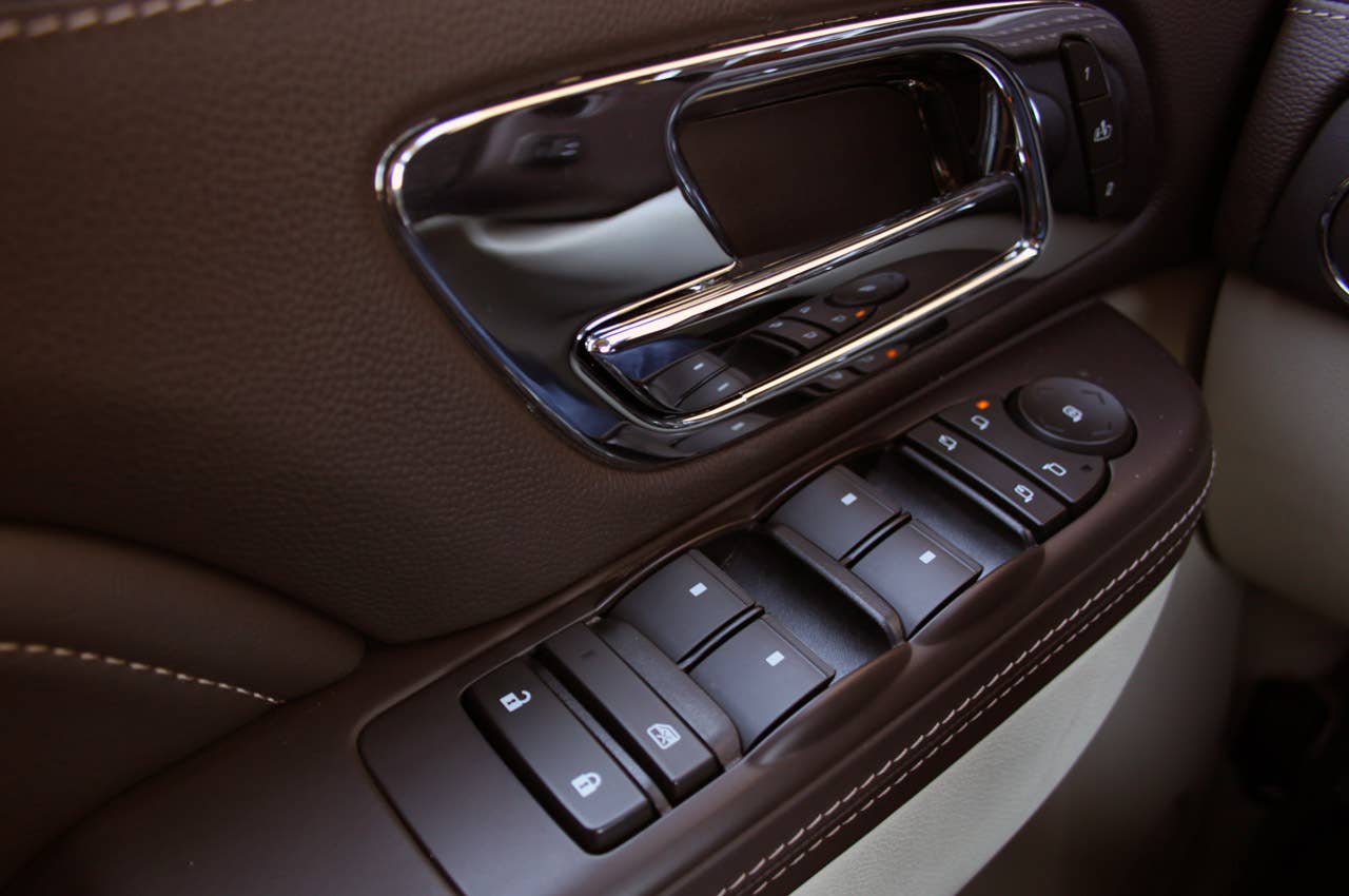 2011 Cadillac Escalade Hybrid Platinum door controls