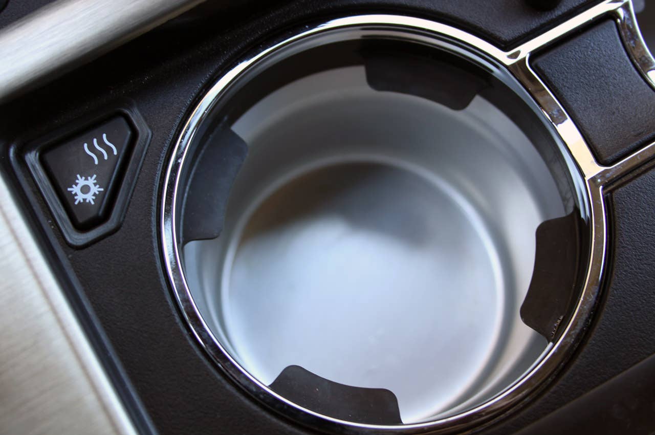 2011 Cadillac Escalade Hybrid Platinum cup holder