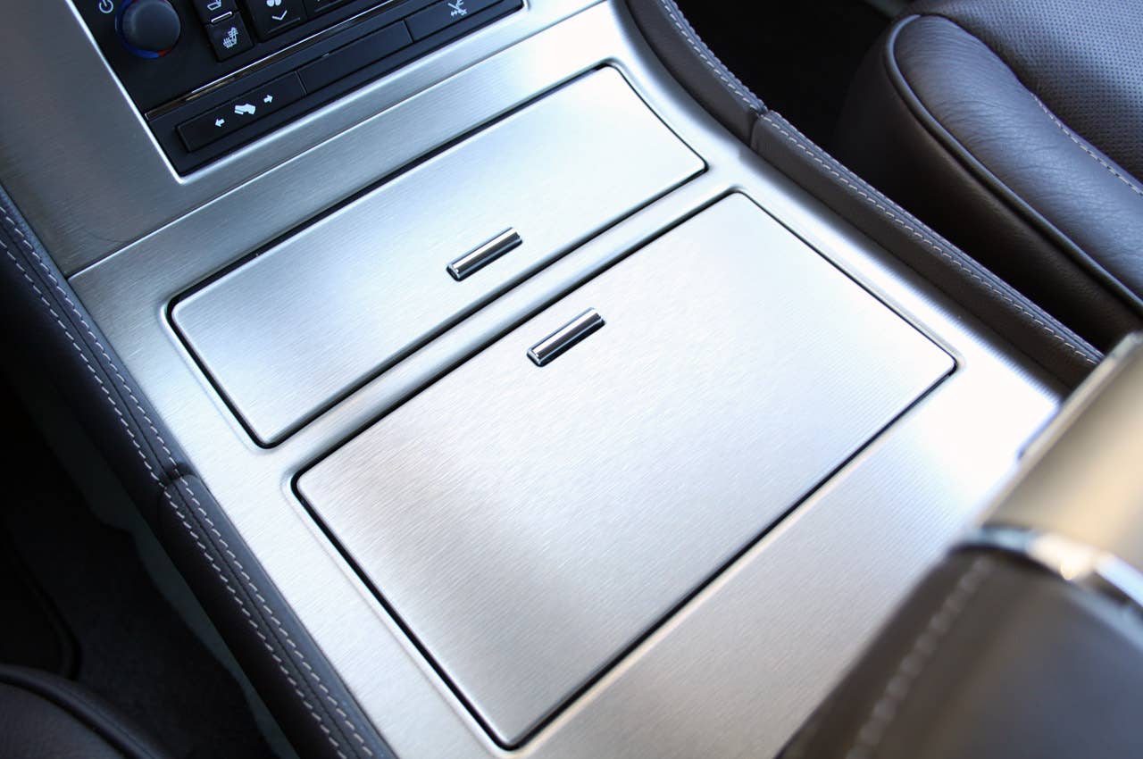 2011 Cadillac Escalade Hybrid Platinum center console